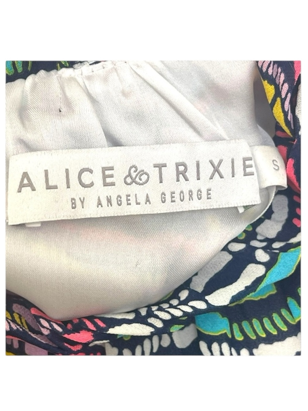 new Alice & Trixie ᪣ Kyra Print Silk Cold Shoulder Dress ᪣ Vibrant Gem Print ᪣ S - Picture 9 of 16